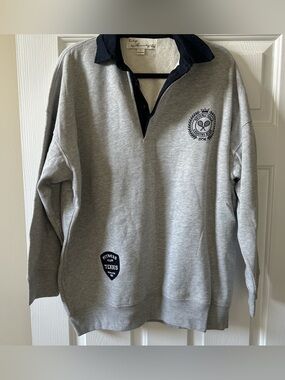 Vintage Havana Gray Crewneck Rugby Sweater with Navy Collar Accents